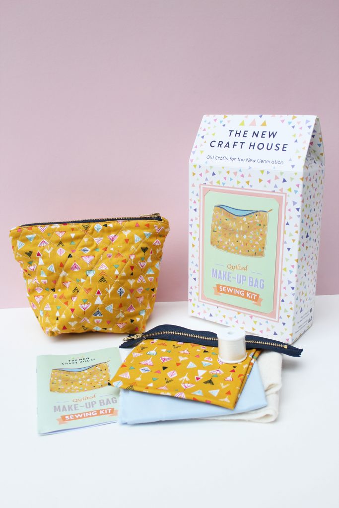 make-up-bag-sewing-kit